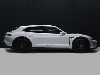 Porsche Taycan – thumbnail 6