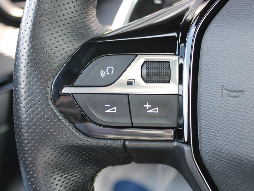 Peugeot 208 – foto 19