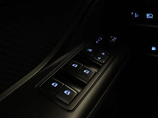 Toyota C-HR – thumbnail 18