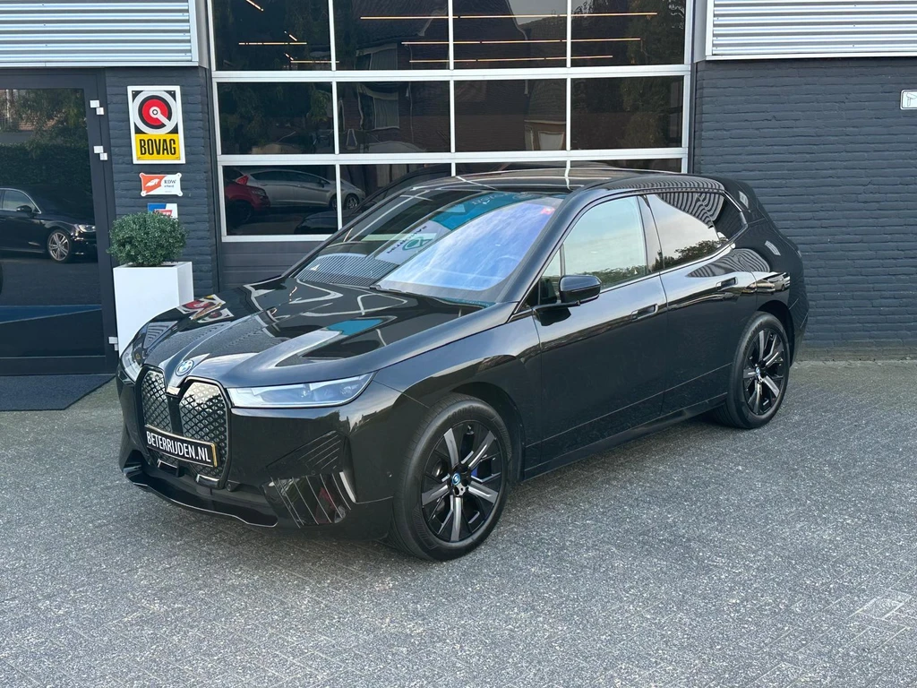BMW iX – foto 2