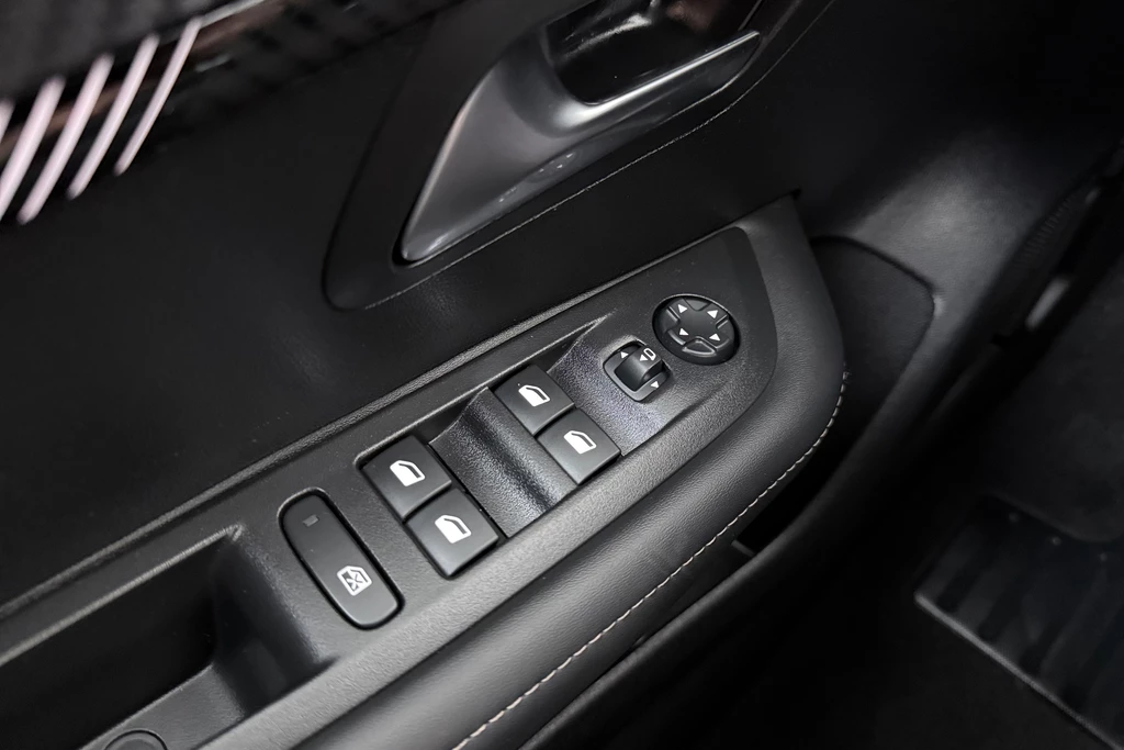 Peugeot 208 – foto 16