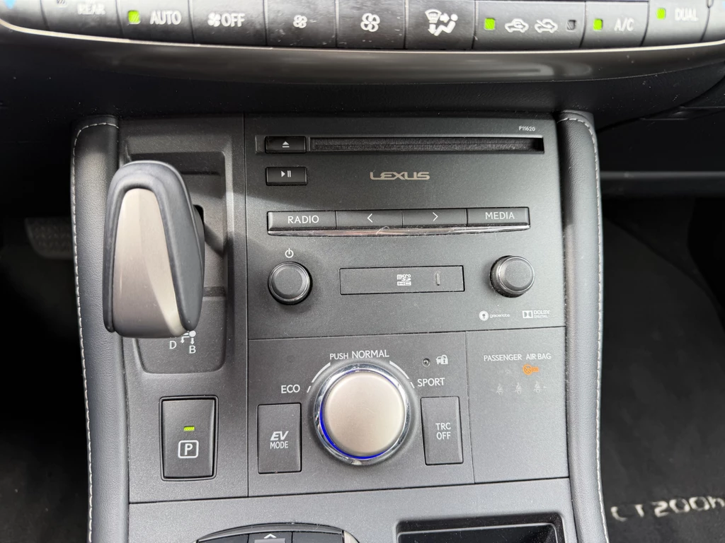 Lexus CT – foto 31