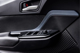Toyota C-HR – thumbnail 28
