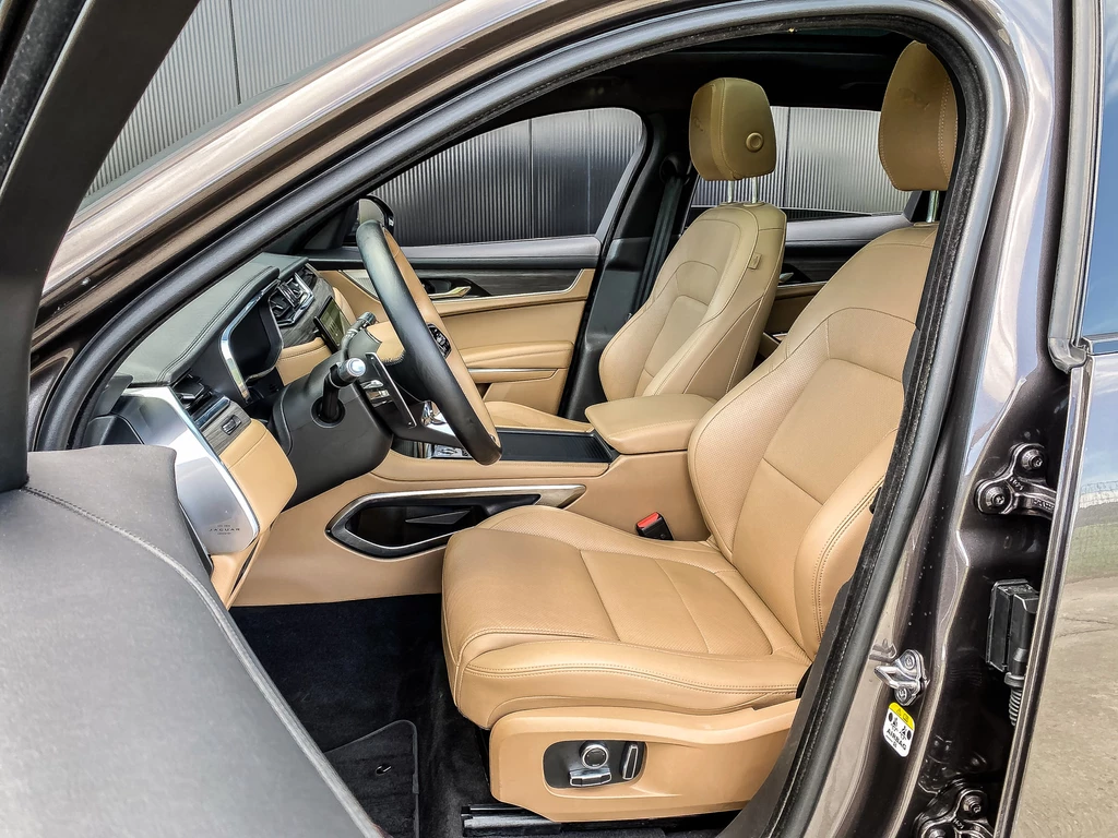 Jaguar F-PACE – foto 26