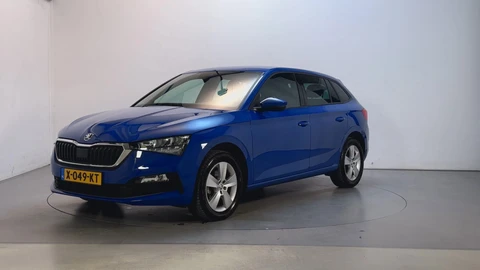 Skoda Scala 1.0 TSI 110pk DSG Sport Business Stoelverwarming Parkeersensoren App-Connect DAB+