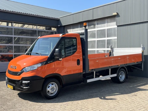 Iveco Daily 35C14 2.3 375 Laadklep 500kg Trekhaak 3500kg trekgewicht Airco 2-Persoons Open laadbak Pick-up P-up Bakwagen Telefoonverbinding 1e eigenaar Euro 6 Bpm vrij !!!