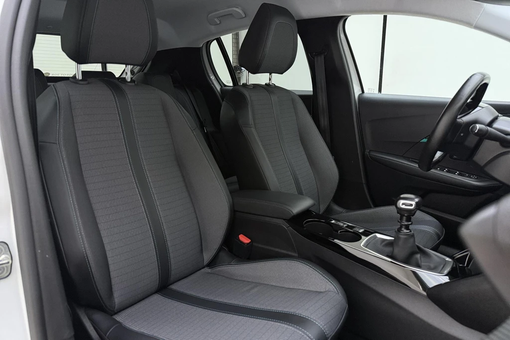 Peugeot 208 – foto 12
