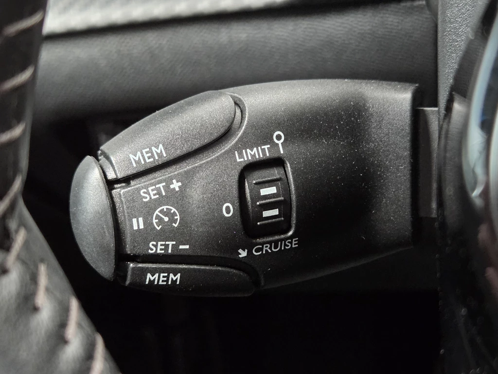 Peugeot 208 – foto 30