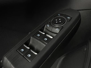 Ford Kuga – thumbnail 18