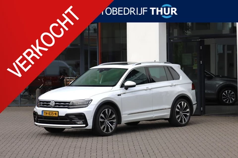 Volkswagen Tiguan 2.0 TSI 4Motion Highline 180PK  / 132kW DSG, NL auto, 1e eigenaar door ons geleverd en onderhouden, DYNaudio systeem, R-Line in- en exterieur, 20" 'Suzuka' LMV, panoramadak, achteruitrijcamera (rear view), parkeersensoren voor en achter (pdc), discover pro navigatie, LED Plus adaptieve koplampen, keyless go & entry, elektrische achterklep, draadloze telefoonlader, elektrisch verstel-, verwarm- en inklapbare buitenspiegels (spiegel pakket), verwarmbare voorruit, verwarmbare voorstoelen, wegklapbare trekhaak, adaptieve cruise control (acc), digital cockpit pro etc.