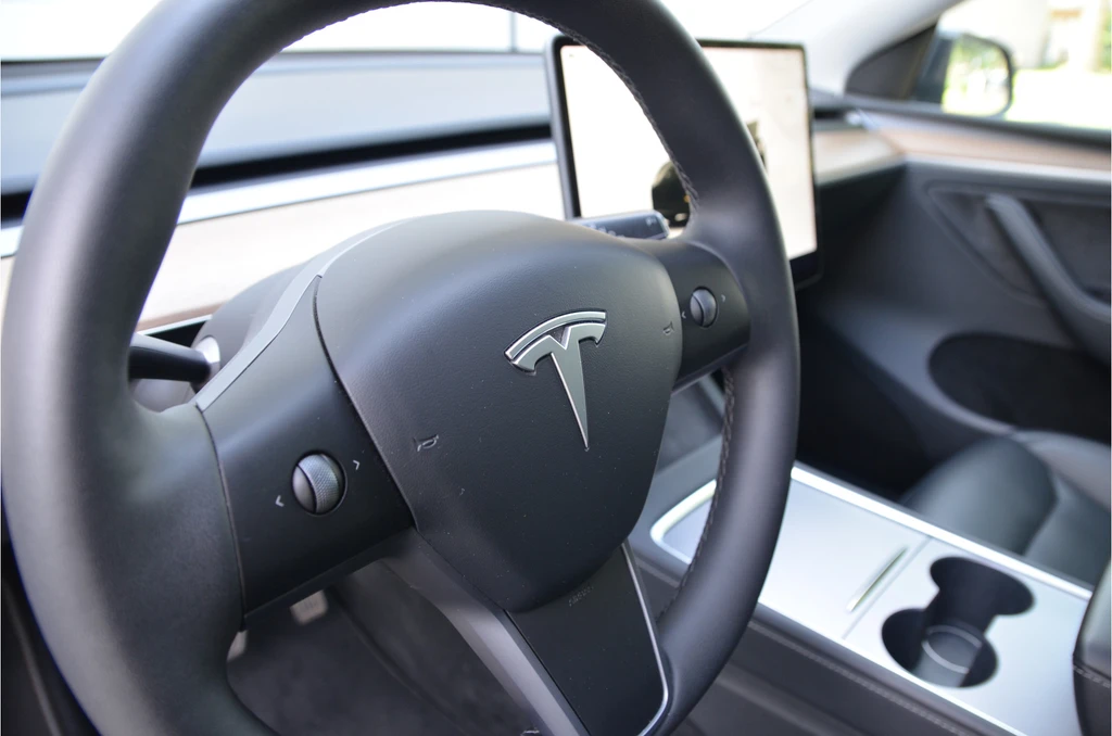Tesla Model Y – foto 16