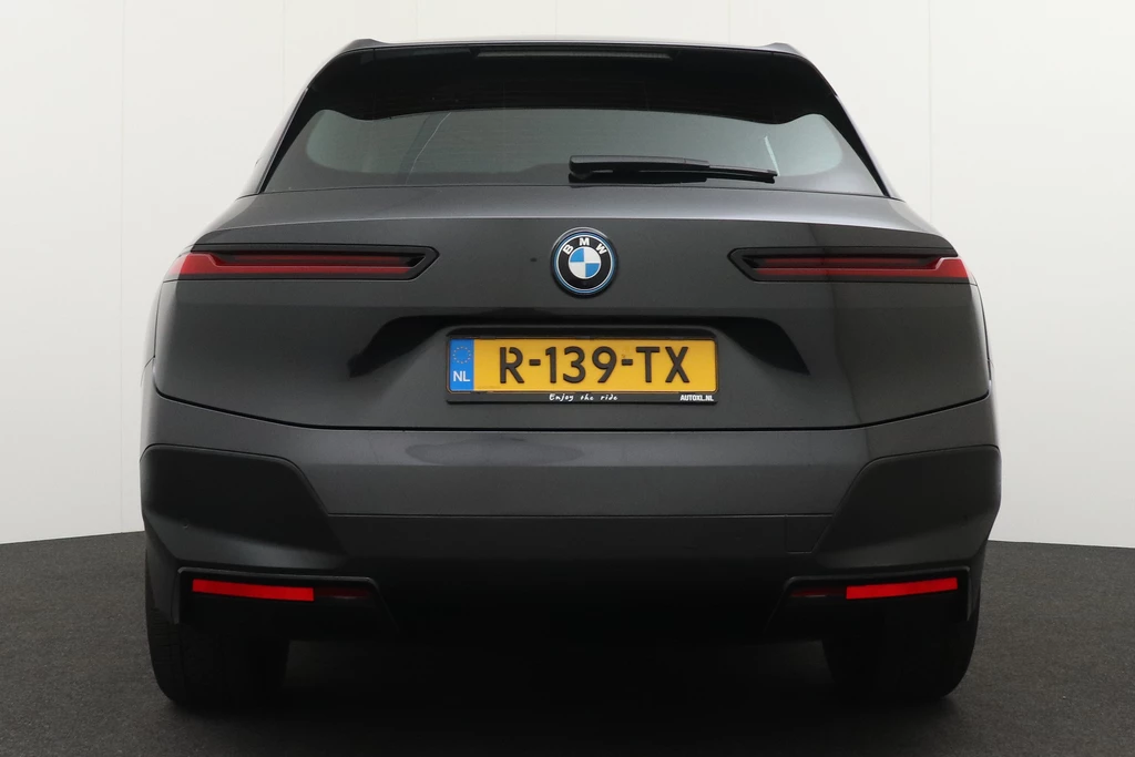 BMW iX – foto 3