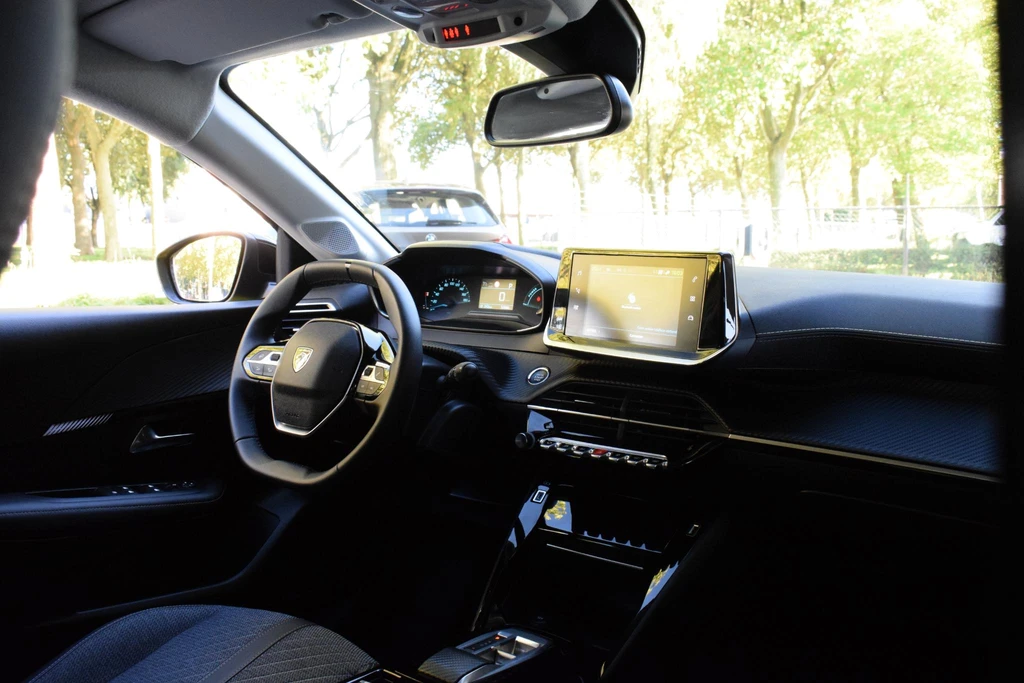 Peugeot e-208 – foto 26