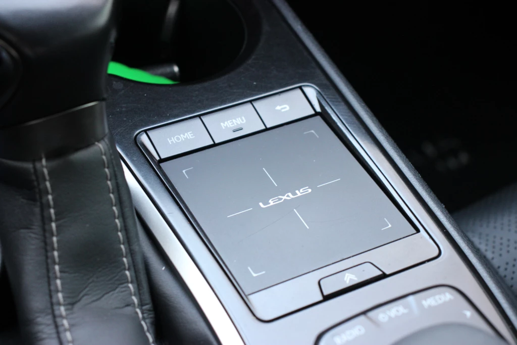 Lexus UX – foto 35
