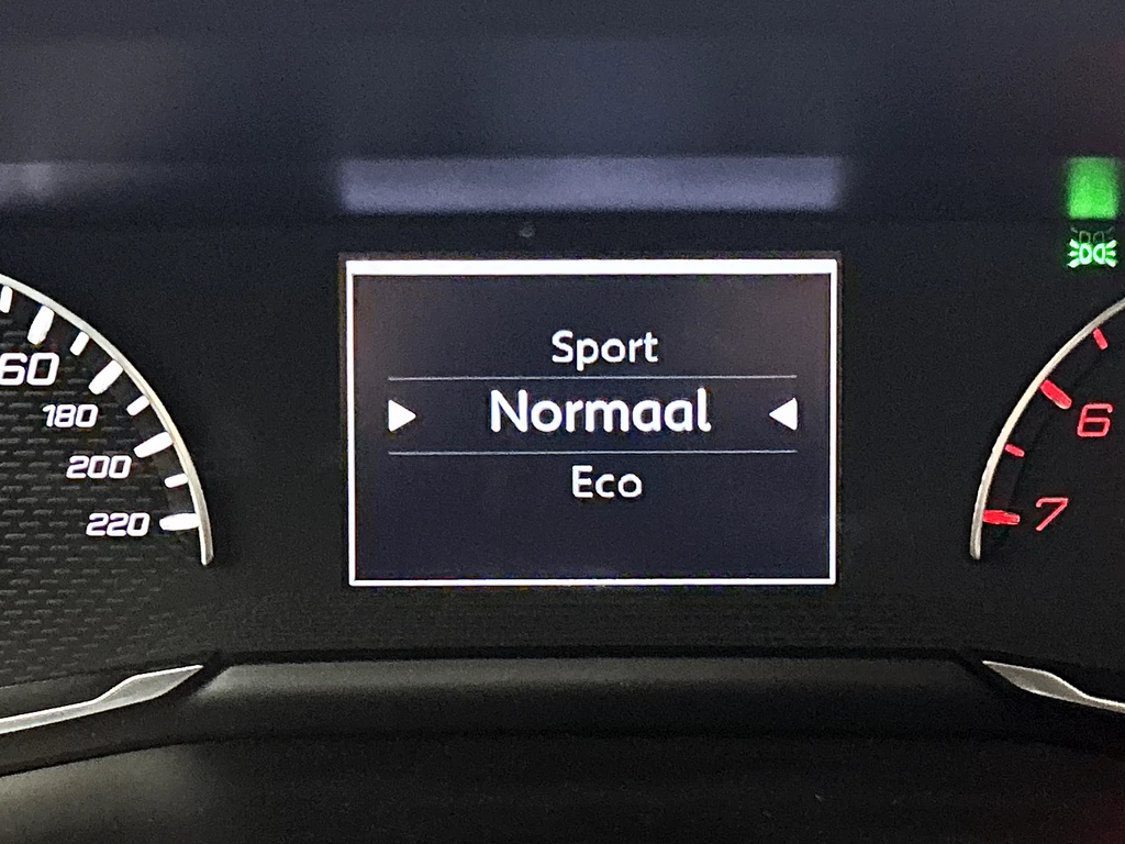 Peugeot 208 – foto 10