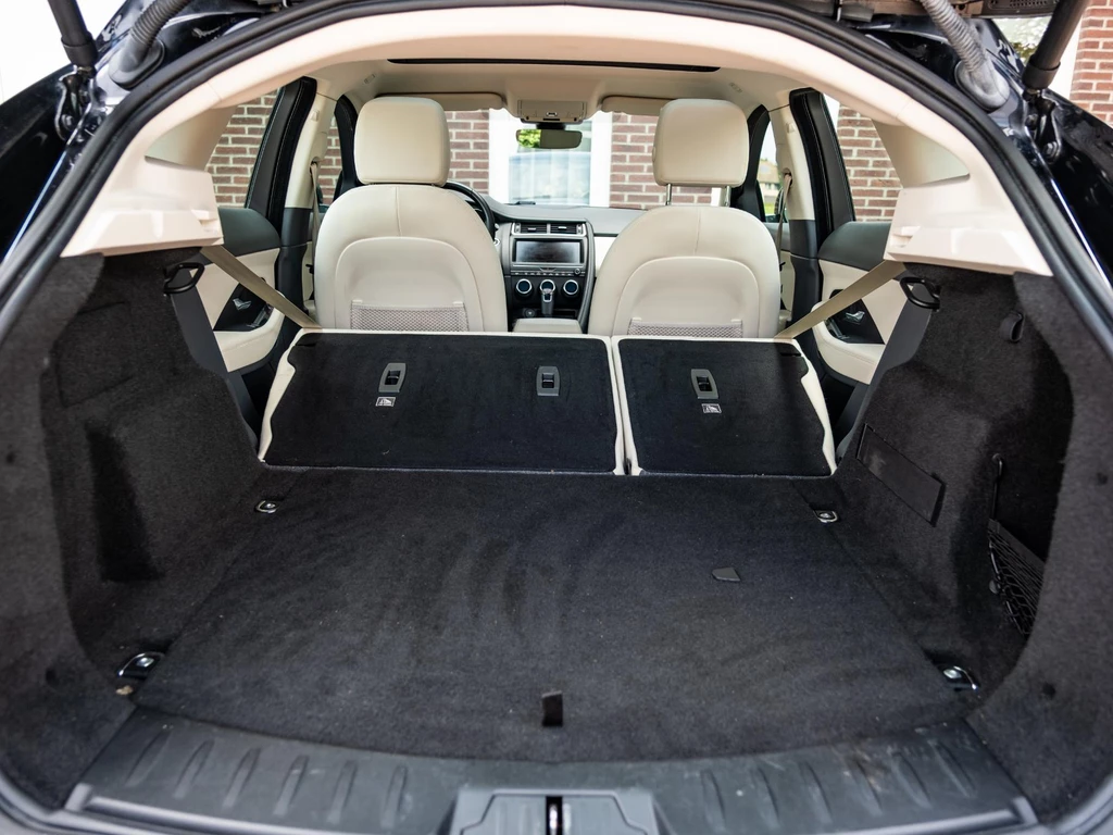 Jaguar E-PACE – foto 51