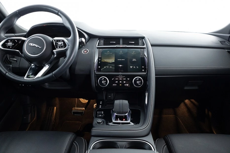Jaguar E-PACE – foto 21
