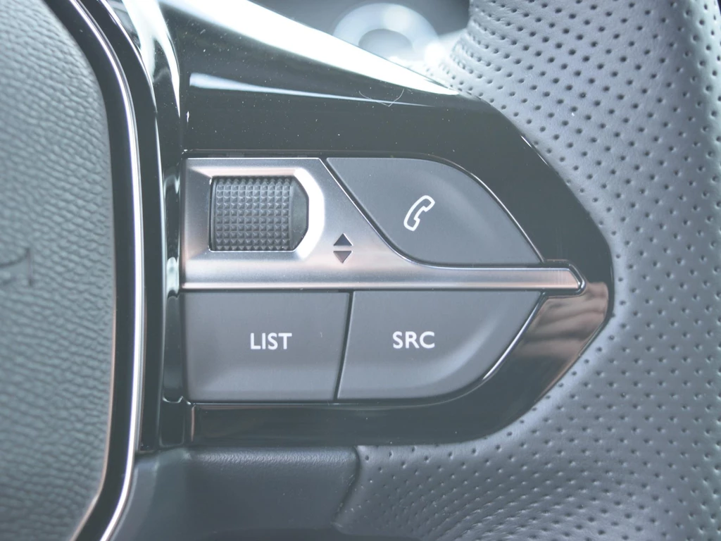 Peugeot e-2008 – foto 18
