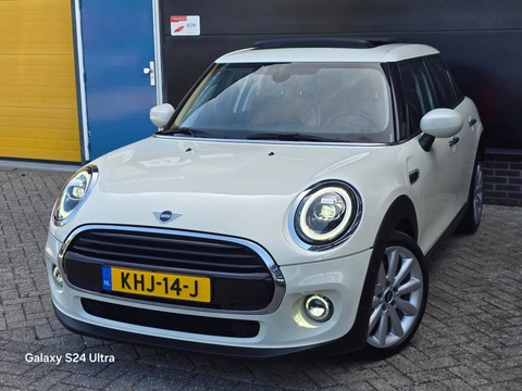Mini 5-Deurs 1.5 Cooper 60 Years Edition / Aut / 5 Deurs / Open Pano / Cognac Leder / Navi / Camera / Led / Pdc / 17 Inch