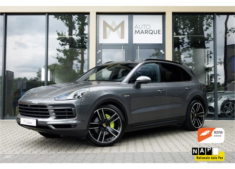 Porsche Cayenne 3.0 E-Hybrid 463PK | Luchtvering | 22" LM Velgen | Panoramadak | Sport Chrono | PDLS Plus | Surround View | Memory Pack |