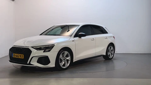 Audi A3 Sportback 30 TFSI S Edition LED Navigatie App-Connect DAB+