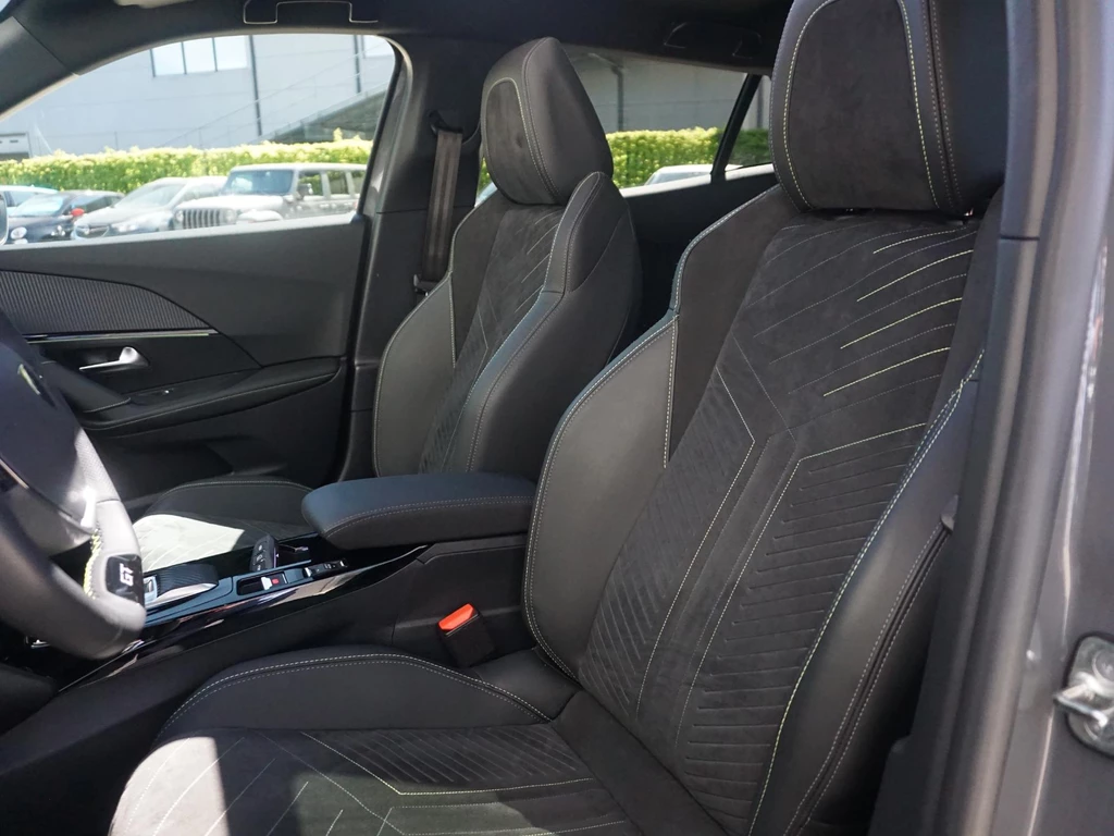 Peugeot e-2008 – foto 12