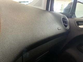 Ford Transit Courier – thumbnail 16