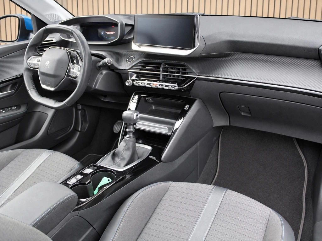 Peugeot 208 – foto 11