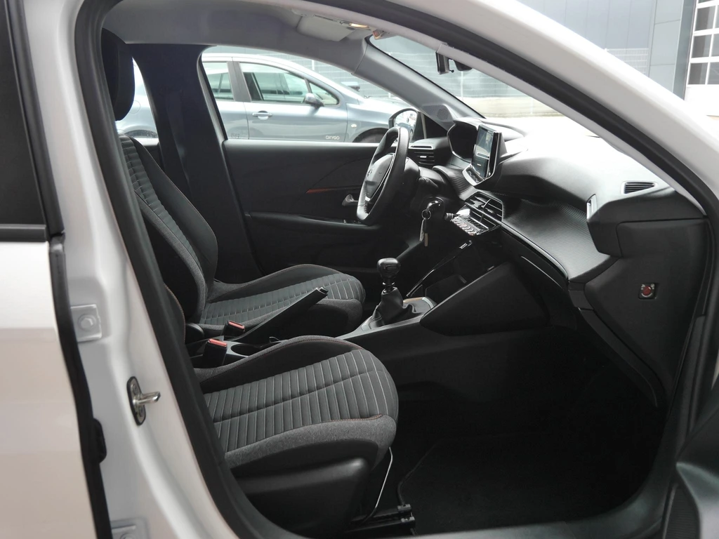 Peugeot 208 – foto 11
