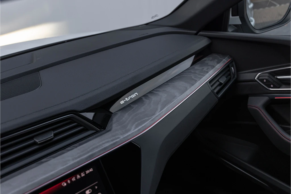 Audi Q8 Sportback e-tron – foto 32