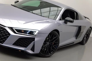 Audi R8 – thumbnail 3
