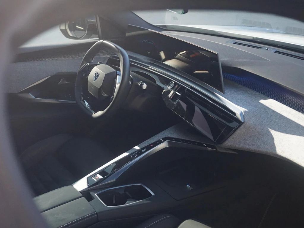 Peugeot e-3008 – foto 33