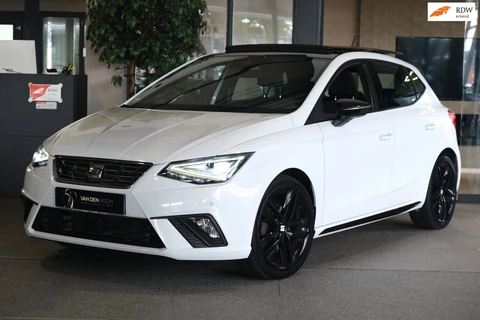 Seat Ibiza 1.0 EcoTSI FR 110PK DSG Pro Black Edition Facelift Pano Alcantara Cam Led