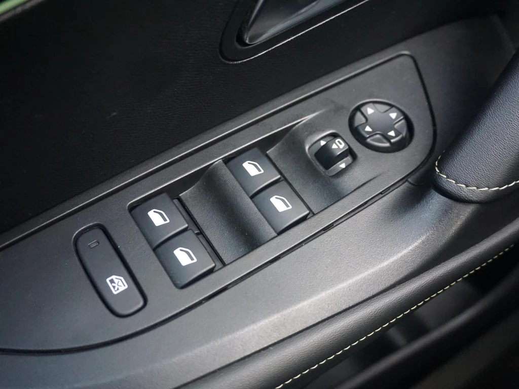 Peugeot e-2008 – foto 15