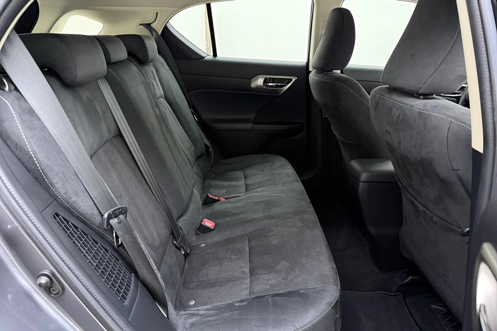 Lexus CT – foto 11