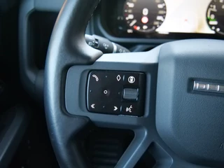 Land Rover Defender – thumbnail 32