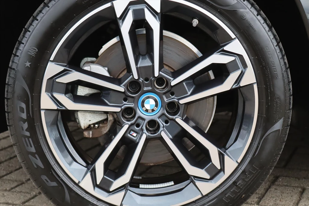 BMW iX1 – foto 21