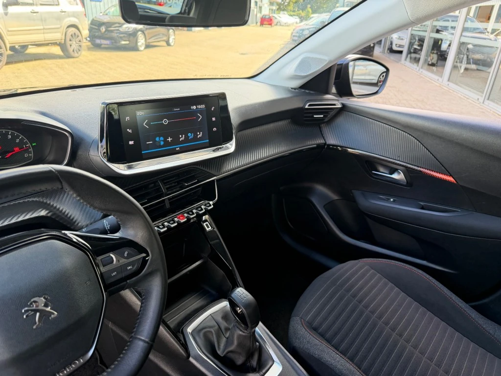 Peugeot 208 – foto 18