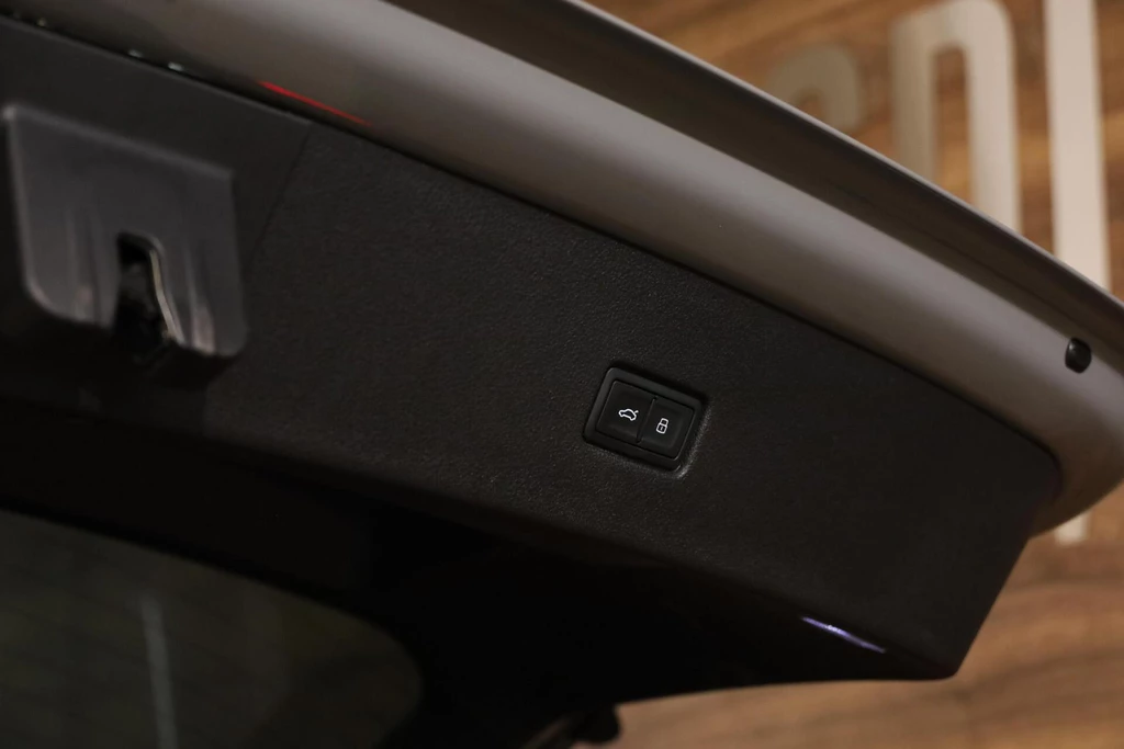 Audi RSQ8 – foto 43