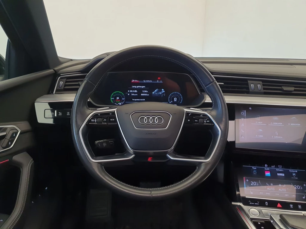 Audi e-tron – foto 16
