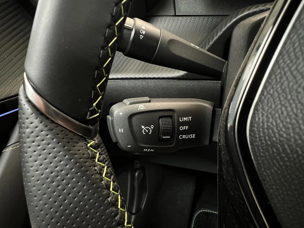 Peugeot e-208 – foto 12