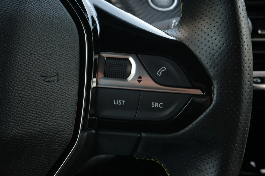 Peugeot e-208 – foto 17