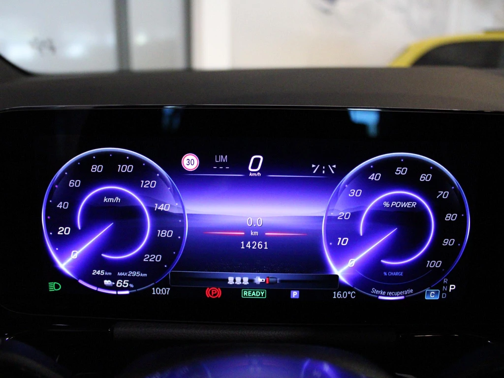 Mercedes-Benz EQA – foto 14
