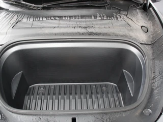 Tesla Model Y – thumbnail 34