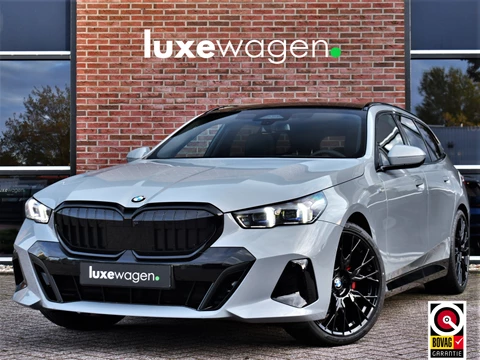 BMW 5 Serie Touring 520i M-Sport Pano Trekh Brooklyngrau ACC 360 H/K HUD Stoelventilatie