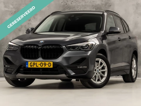 BMW X1 xDrive25e High Executive 221Pk Automaat (GROOT NAVI, CLIMATE, STOELVERWARMING, GETINT GLAS, SPORTSTOELEN, CAMERA, ELEK ACHTERKLEP, NIEUWE APK, NIEUWSTAAT)