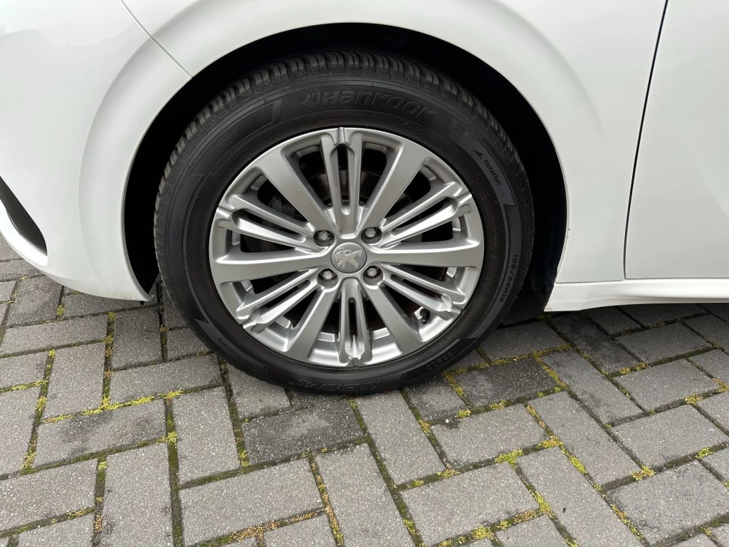 Peugeot 208 – foto 32