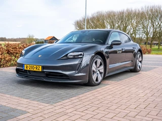 Porsche Taycan – thumbnail 4