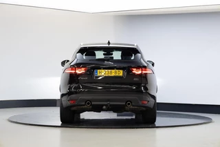 Jaguar F-PACE – thumbnail 4
