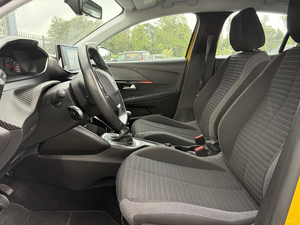 Peugeot 208 – foto 8